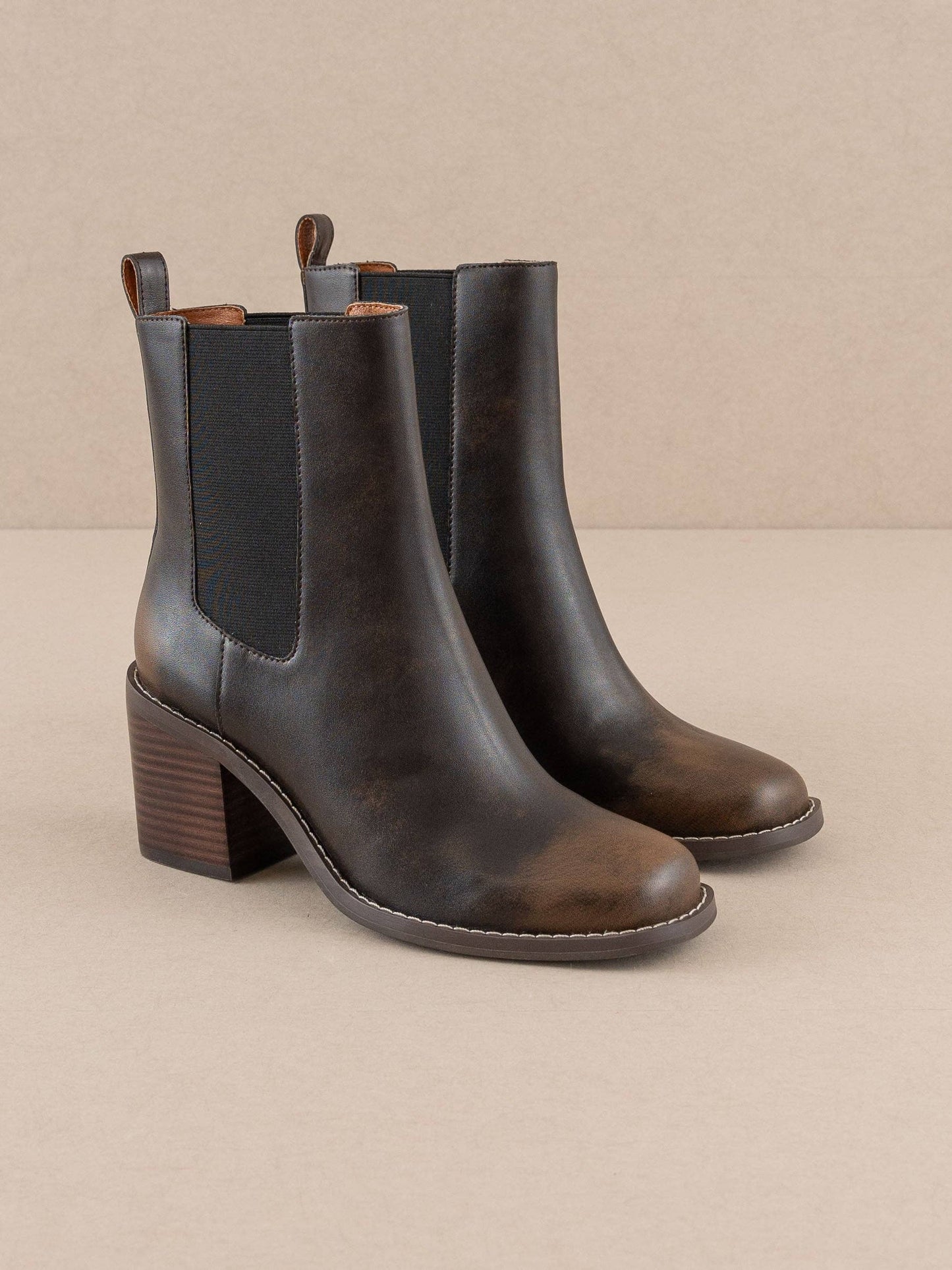 Dakota Brown | Heeled Chelsea Bootie